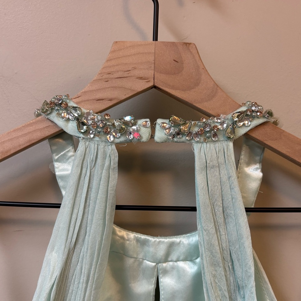 Mac Duggal Green High Neck Chiffon Tiered Gown with Cutout 49835 Mint sz 6 NWT - Picture 8 of 10